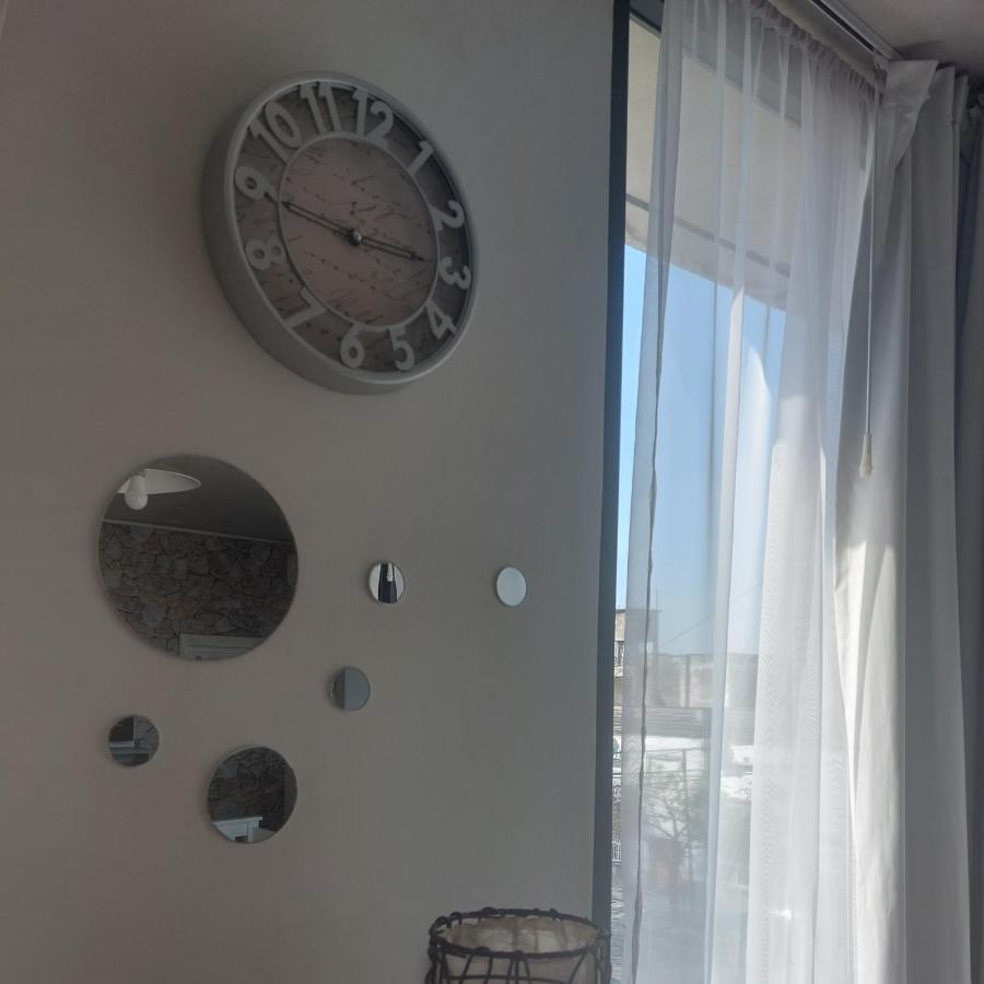 Luminoso Y Comfortable Monoambientea 25 Minutos De Ezeiza Remedios de Escalada Ngoại thất bức ảnh